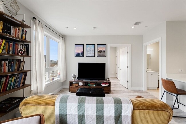 Building Photo - 1457 Tremont St