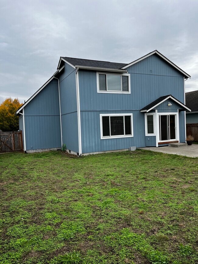 Building Photo - 9982 Greenleaf Loop SE