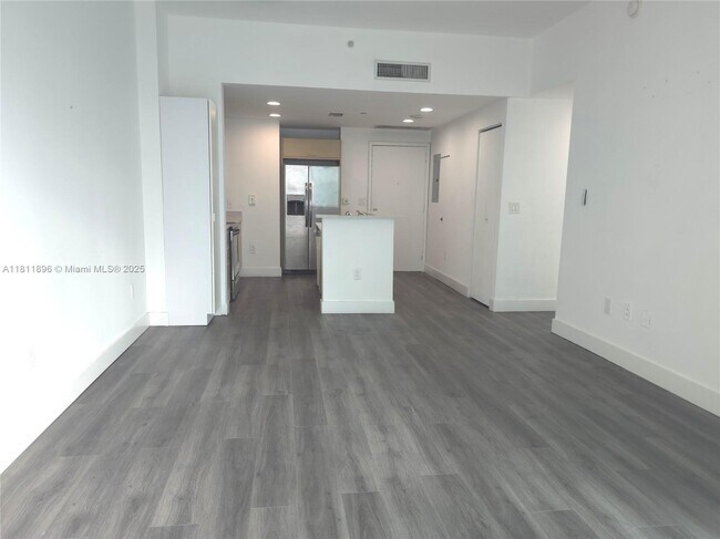 Building Photo - 350 NE 24th St