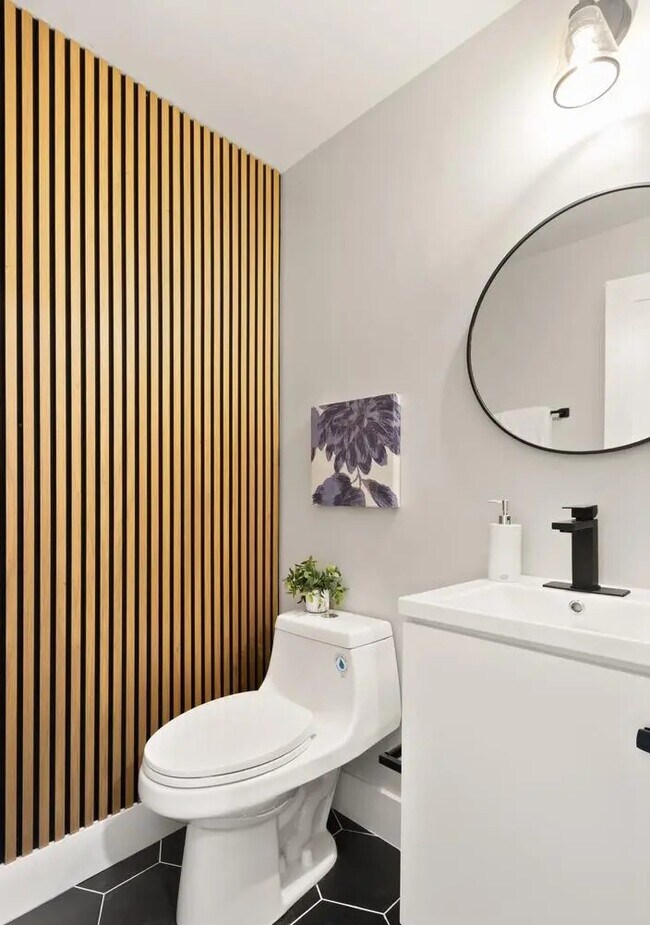 Building Photo - 3920-3912 12th St S