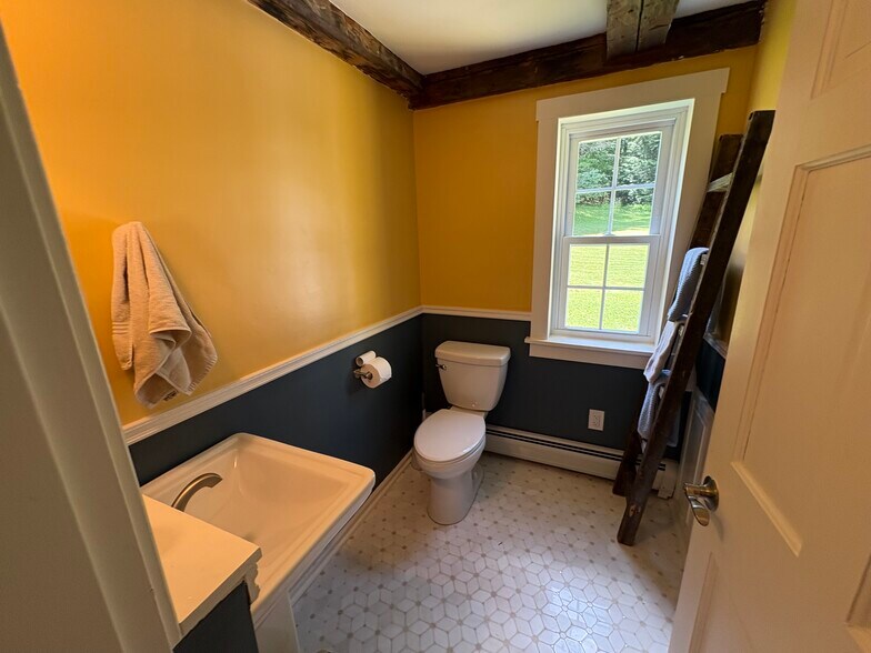 First Floor bathroom - 66 Stagecoach Rd