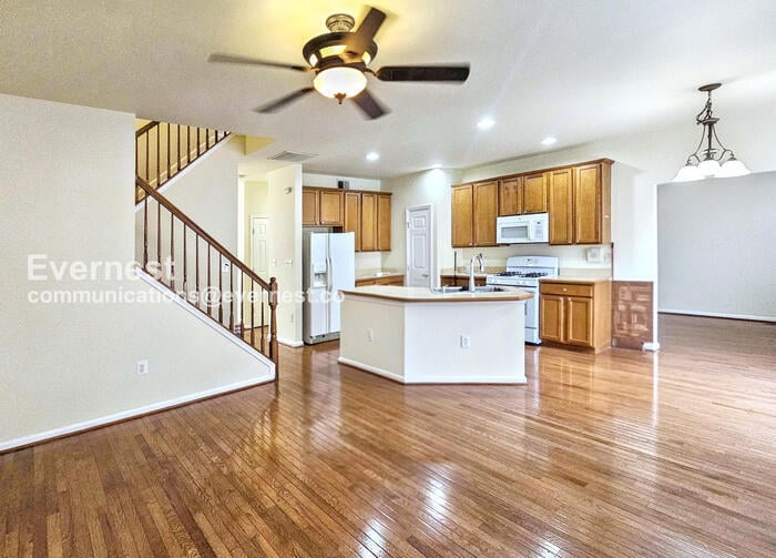 Building Photo - 115 Executive Cir