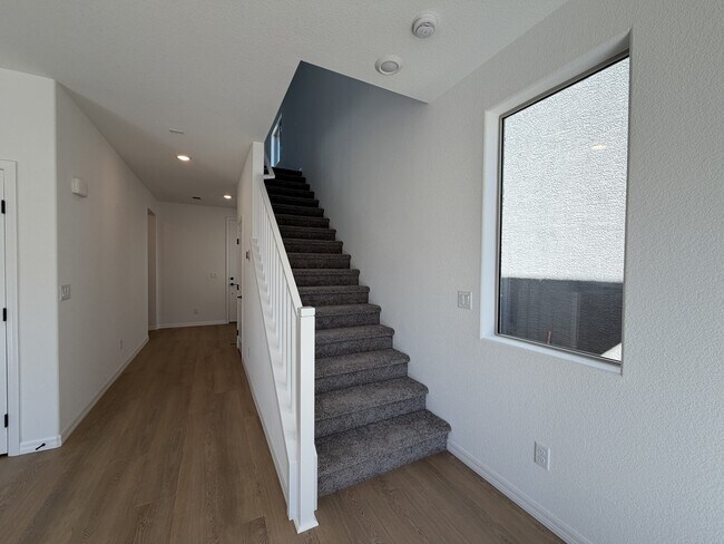Building Photo - 10290 Dallington St