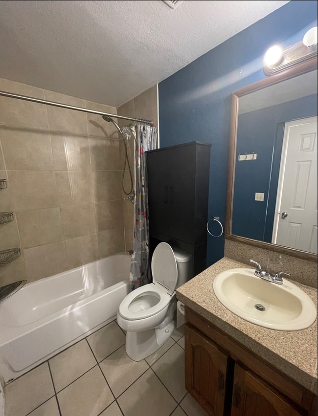 Building Photo - 124 E Evans Ave