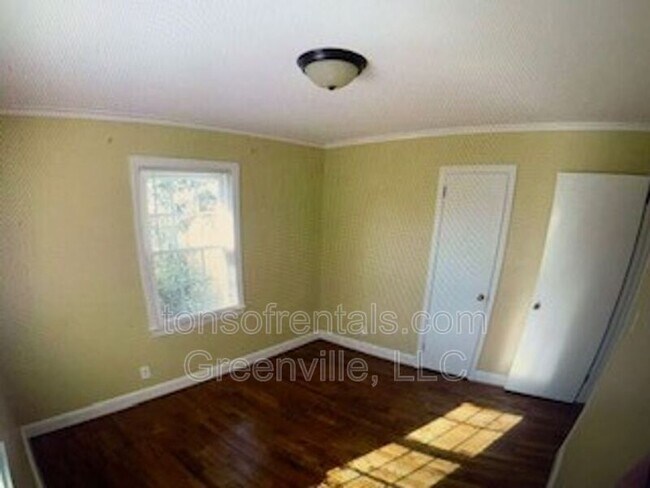 Building Photo - 42 N Garden Cir