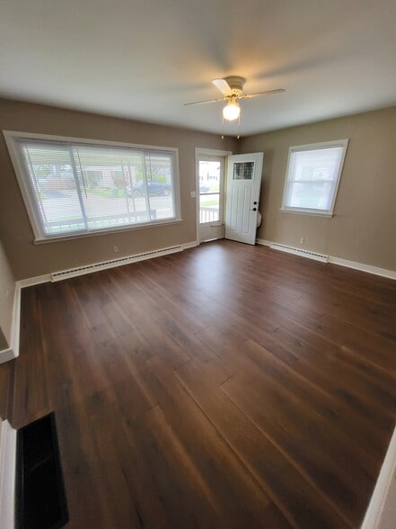 Livingroom - 709 Michigan St