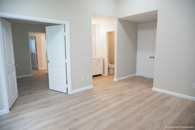 Building Photo - 4 Bed/ 2 bath House in Rancho Penasquitos