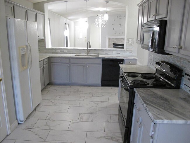 Building Photo - 3401 Pioneer Crossing Dr
