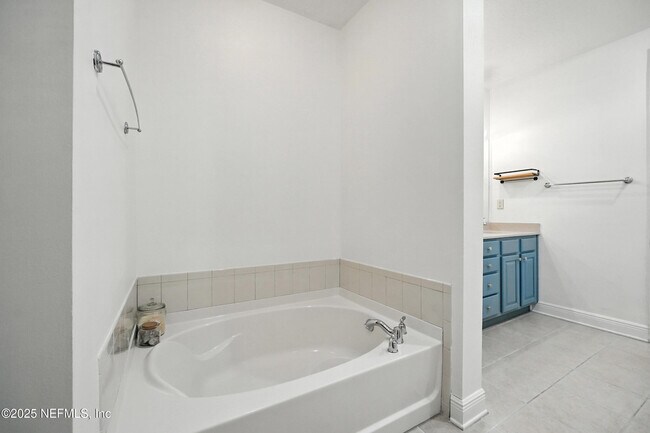 Building Photo - 4300 S Beach Pkwy