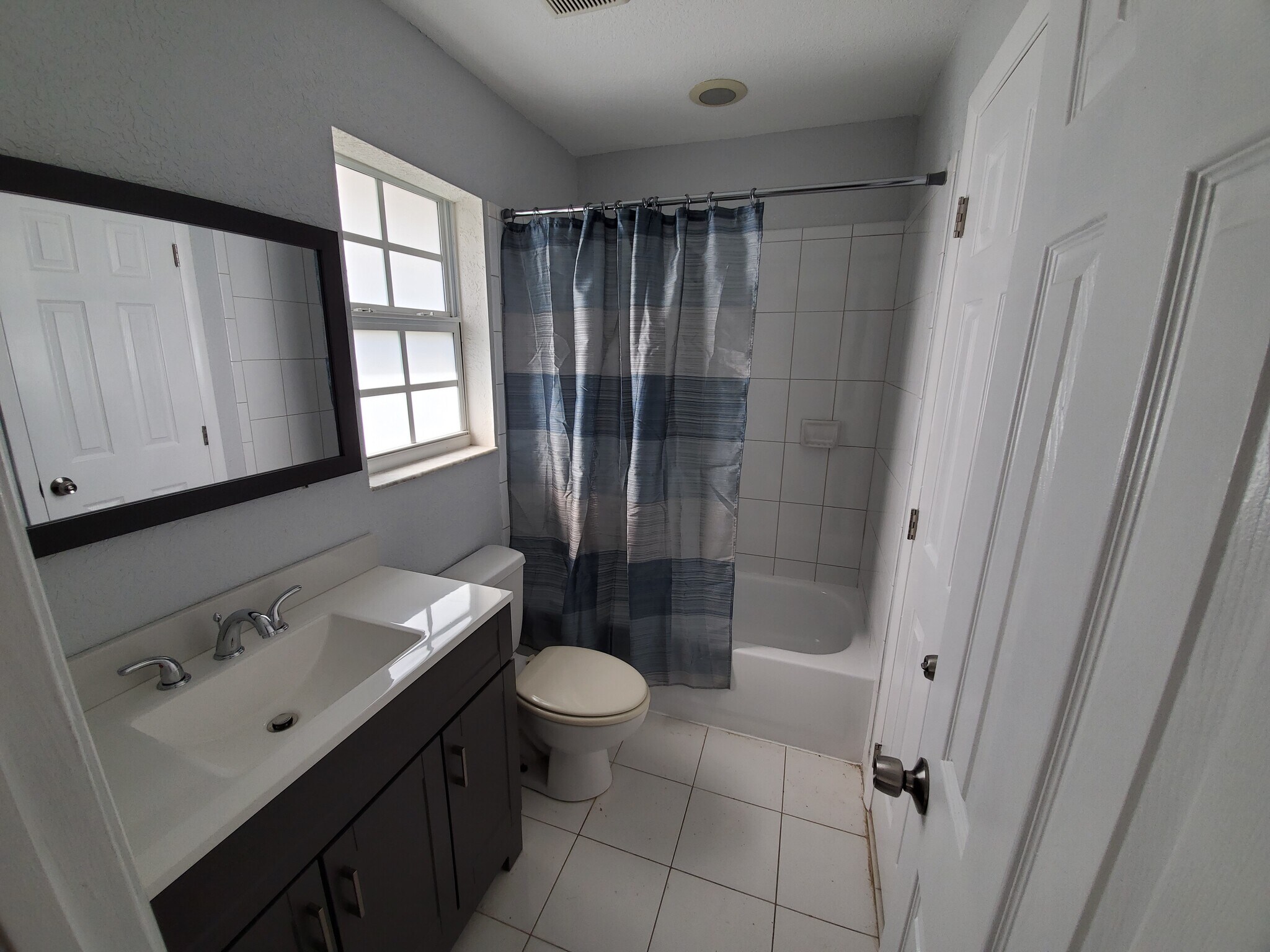 Building Photo - 197 NW Eller St