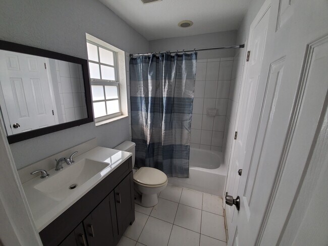 Building Photo - 197 NW Eller St