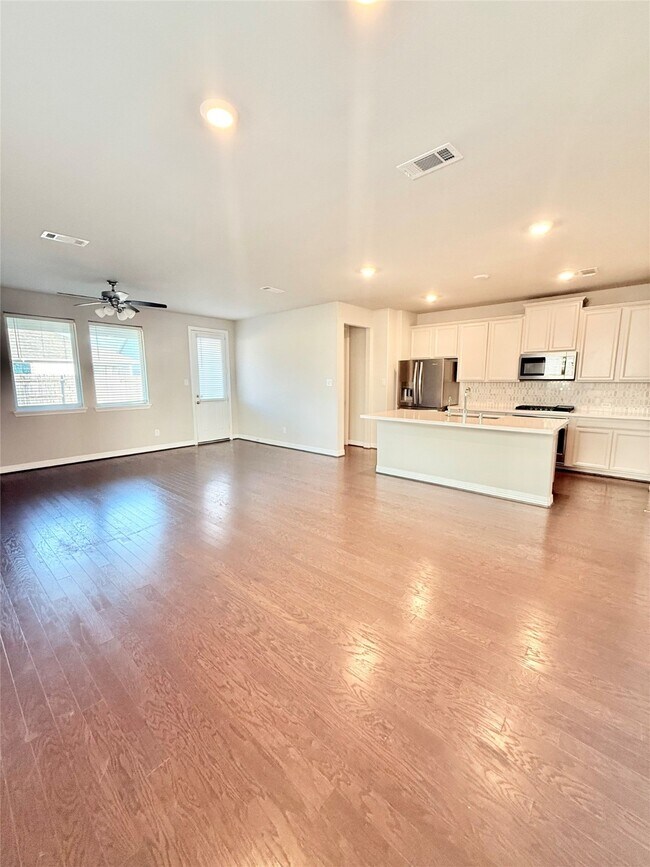 Building Photo - 15810 Tullich Knl Dr