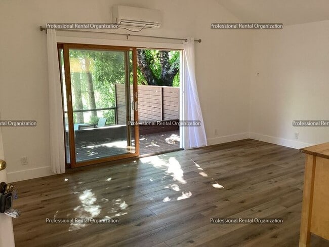Building Photo - Wine County Cottage Delight