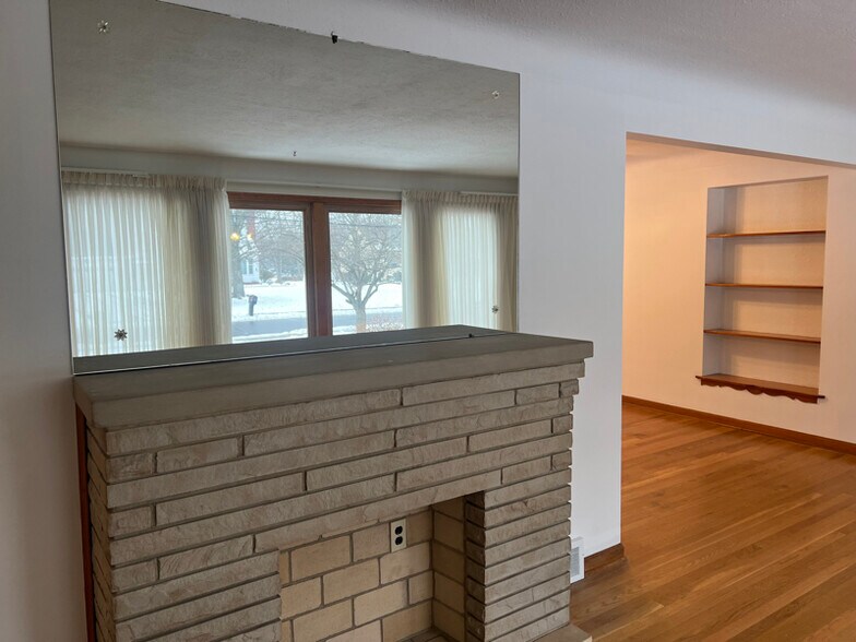 Building Photo - 6564 Oakwood Dr