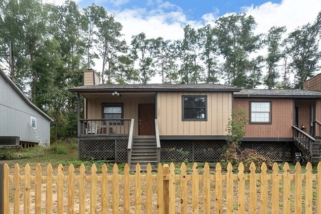 Primary Photo - 1321 Burgess Dr