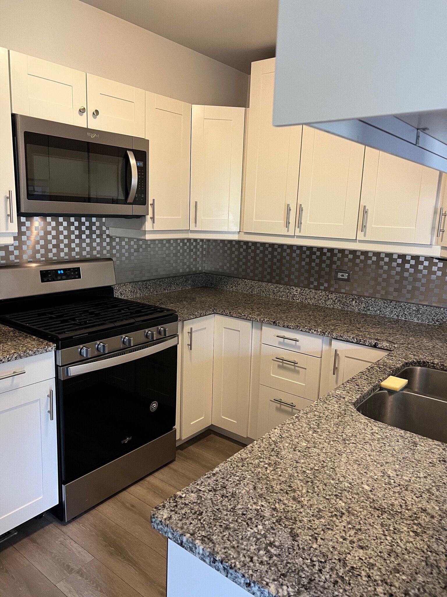 Kitchen - 673 Savannah Ln