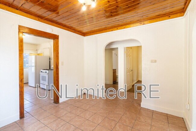 Building Photo - 306 S Humphreys St