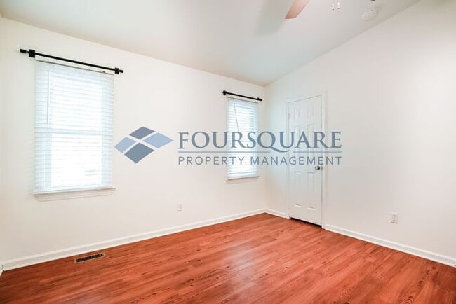 Building Photo - Bright 2-Bed / 2.5-Bath Townhome with Fireplace, Back Deck & Open Living – Convenient to Cary