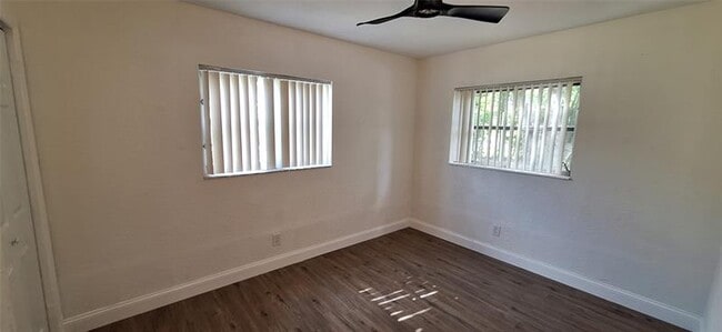 Building Photo - 1150 NW 23rd Ave