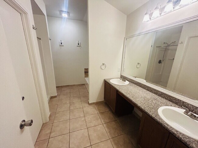 Building Photo - 9838 Charline Ln