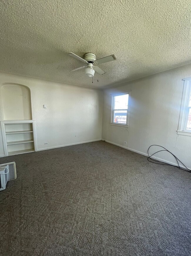 Building Photo - 614 St Johns Ave