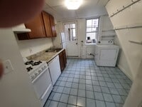 Building Photo - 145 King George St