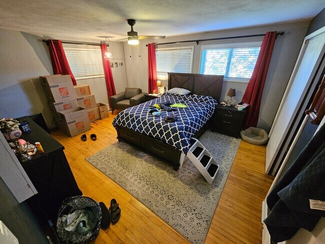 Building Photo - Target Range Single Family Home - 3bdrm (+bonus), 2bath, great yard, garage.  Summer Rental