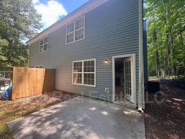 Building Photo - 8478 Moultrie Dr