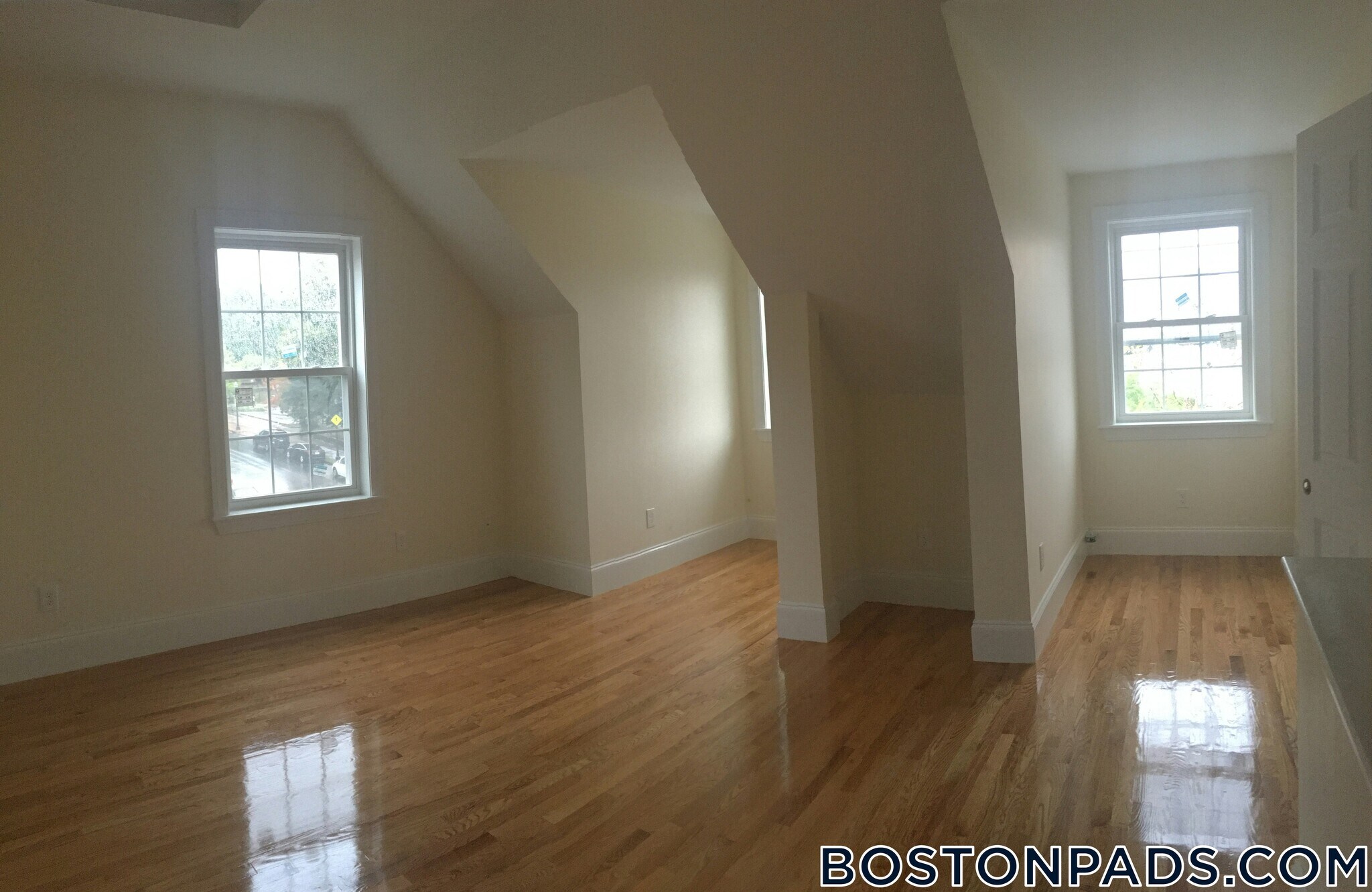 Building Photo - 130 Roxbury St