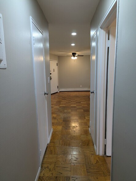 Building Photo - 1C Hemlock Dr