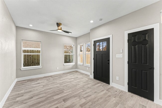 Building Photo - 8221 Flaxman St
