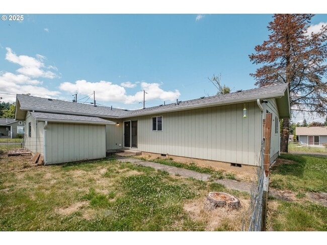 Building Photo - 3-bedroom 1 bath Single Level House