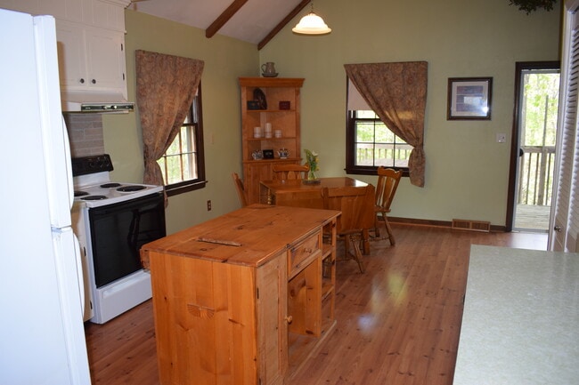 Primary Photo - 220 Ridgeway Rd