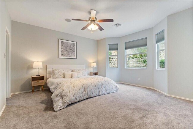 Building Photo - 15 Stone Terrace Dr