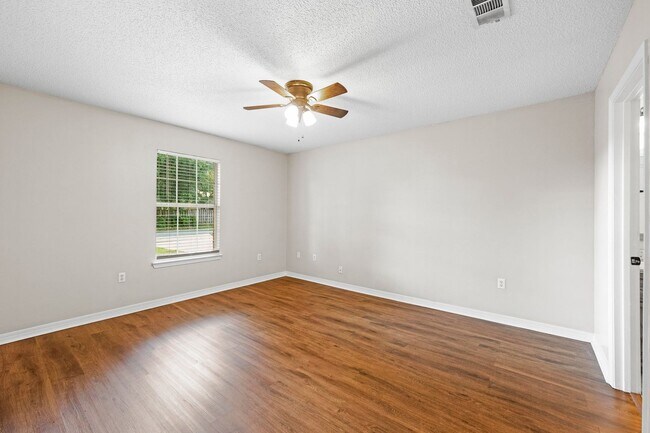 Building Photo - 502 Hyde Park Dr