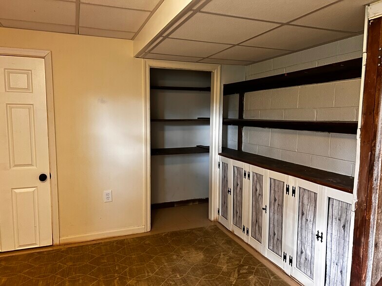 Building Photo - 1201 S 24th St