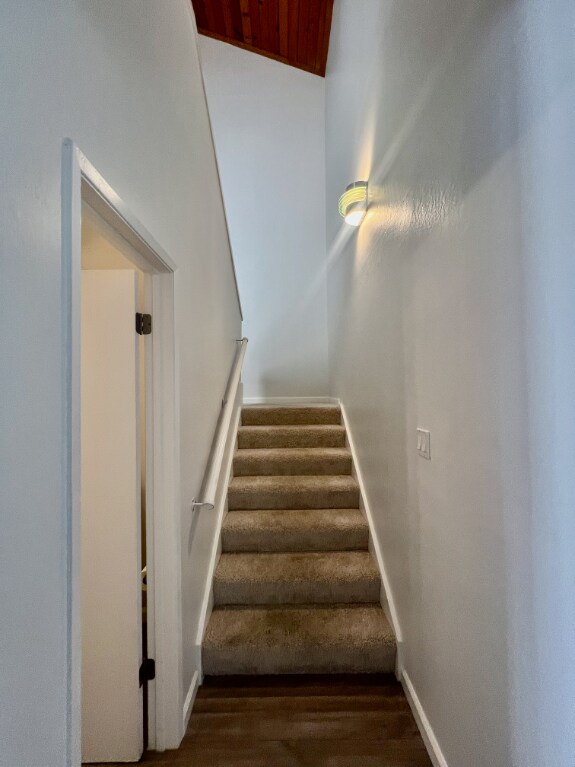 Building Photo - Updated 2 bedroom condo in a gated community in Concord!