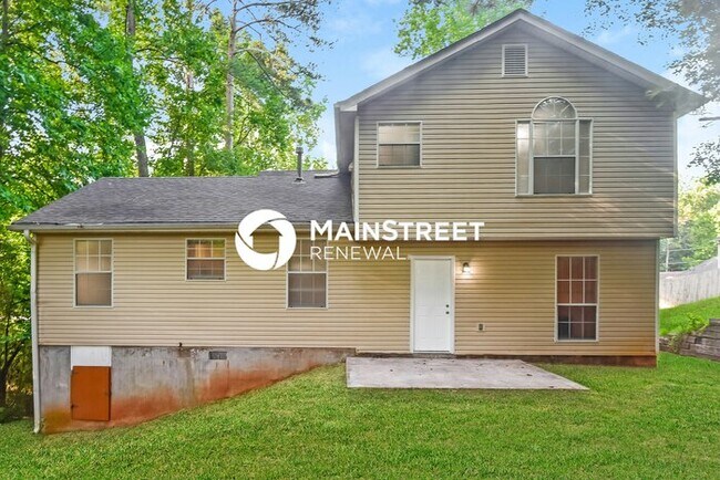 Building Photo - 3 Bedroom Pet-Friendly Home in Lithonia, GA with Main Street Renewal
