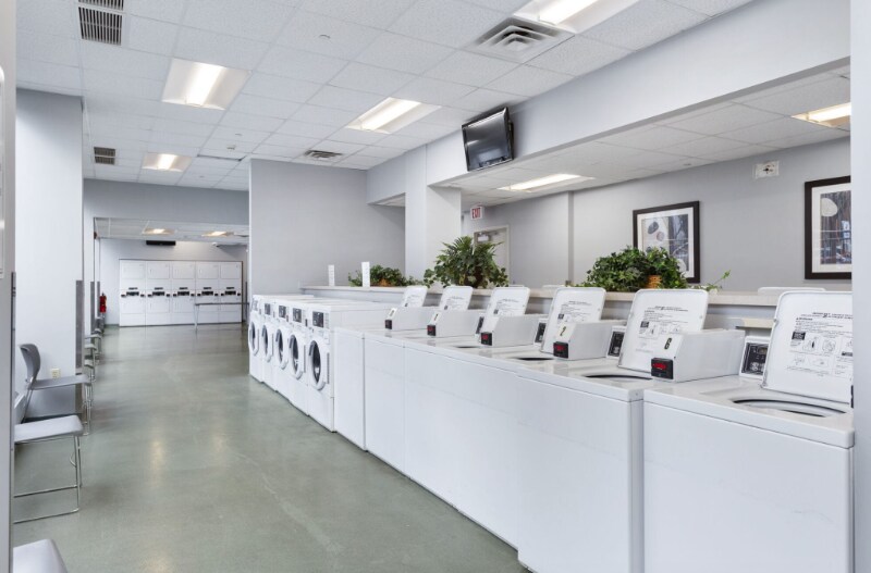 Building Photo - 301 Chestnut St