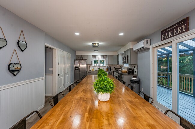 Building Photo - 173 Mountainview Rd