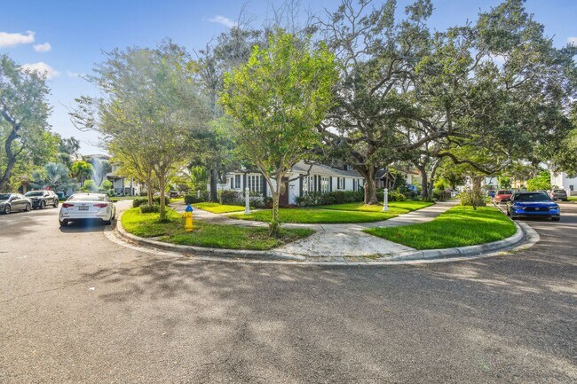 Building Photo - Beautiful Home on Davis Island
