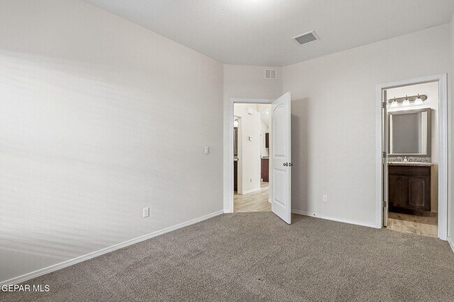 Building Photo - 13745 Lago Vista Ave