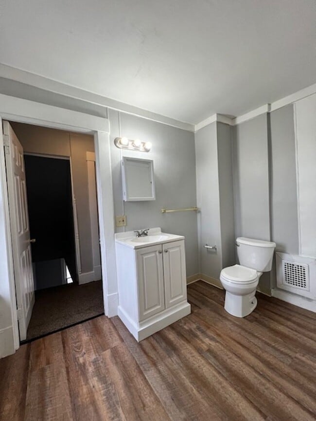 Building Photo - Three bedroom home for rent on deadend street - Canton SW