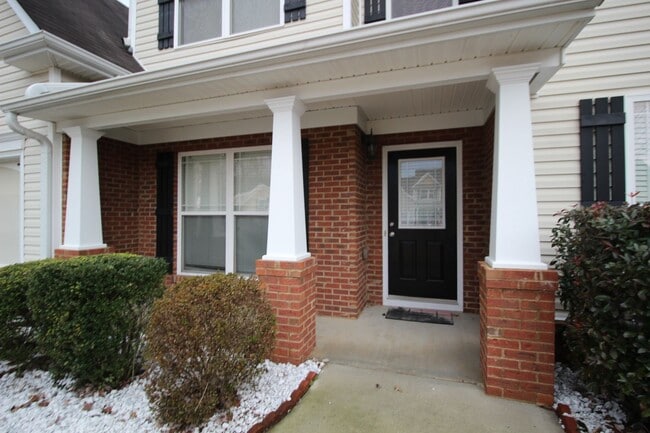 Building Photo - Walking distance to Downtown Sugar Hill!