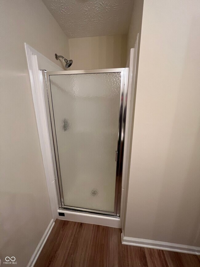 Building Photo - 3522 N Golden Gate Dr