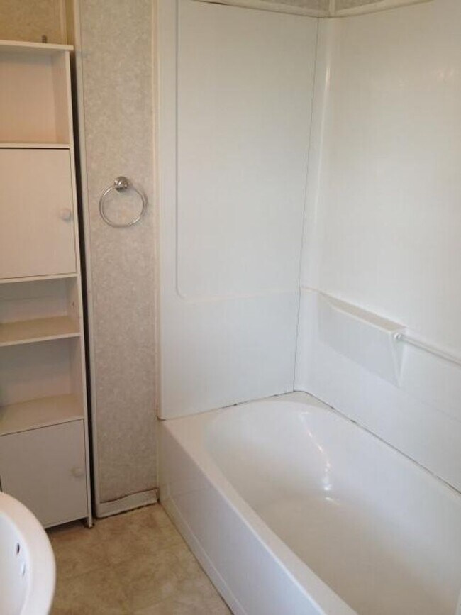 Building Photo - 457 N Pitt St