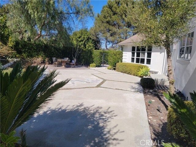 Building Photo - 1024 Granvia Altamira