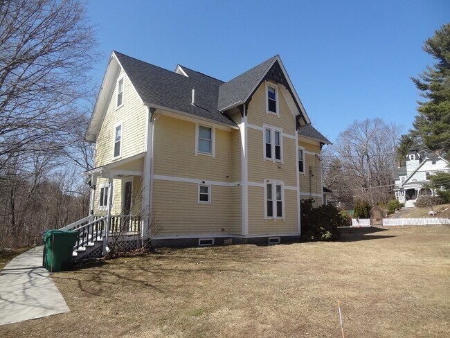 Building Photo - 78 Main St