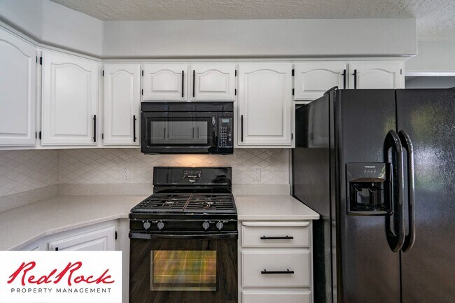 Building Photo - 3 Bedroom Home With 2 Car Garage In St. George