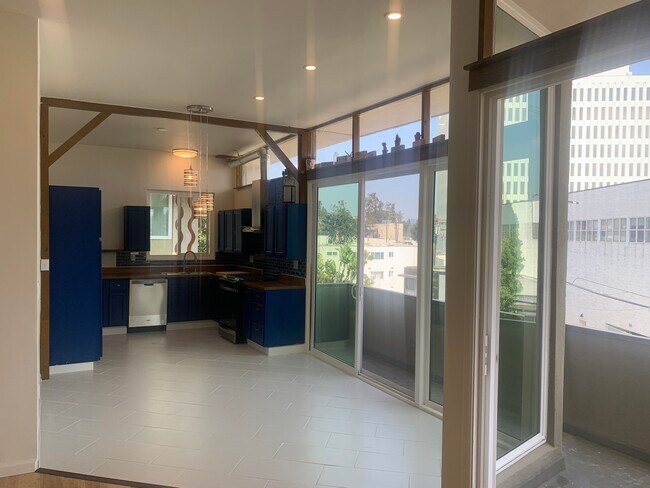 Building Photo - 11685 Gorham Ave